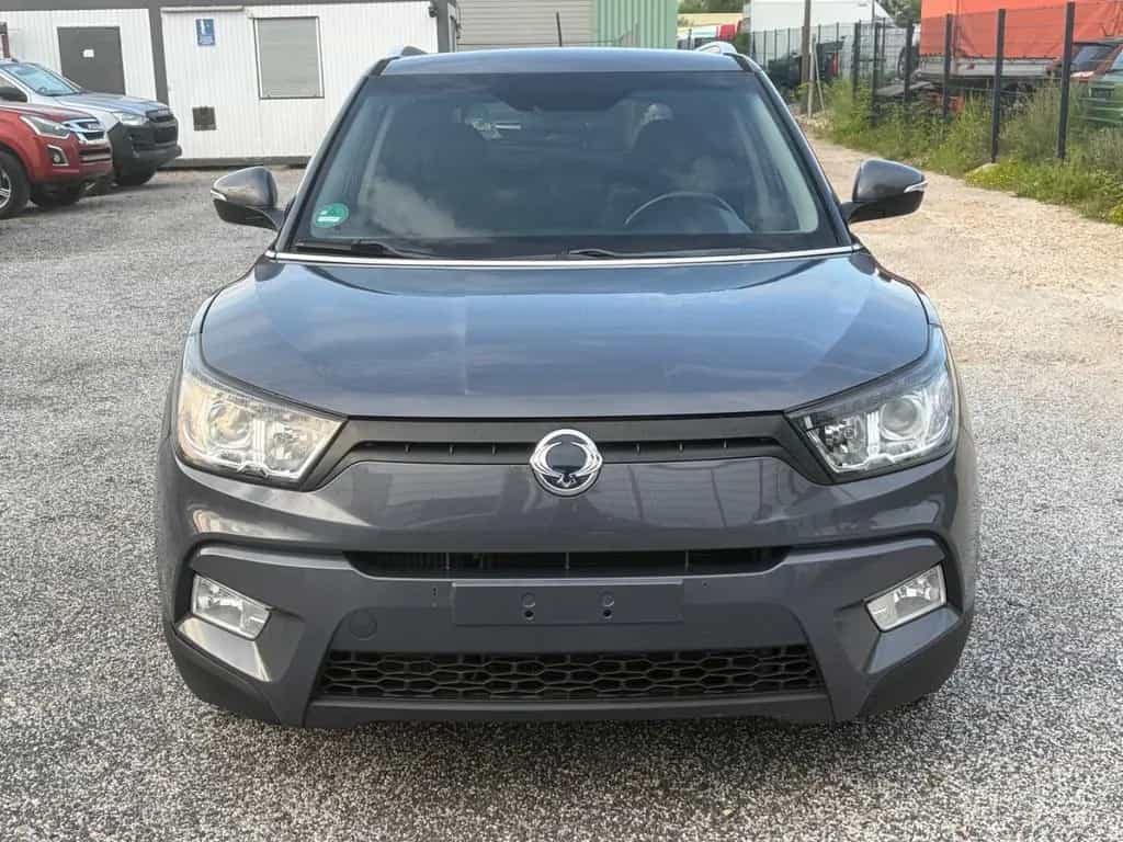 Ssangyong Tivoli 1.6 e-XDi 160 QUARTZ 2WD Navi Kamera Eu6 08/2016-photo-1