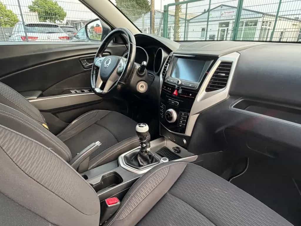 Ssangyong Tivoli 1.6 e-XDi 160 QUARTZ 2WD Navi Kamera Eu6 08/2016-photo-11