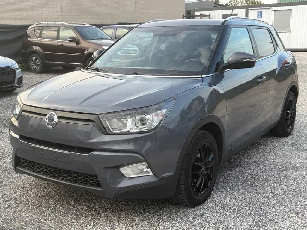 Ssangyong Tivoli 1.6 e-XDi 160 QUARTZ 2WD Navi Kamera Eu6 08/2016-photo-2
