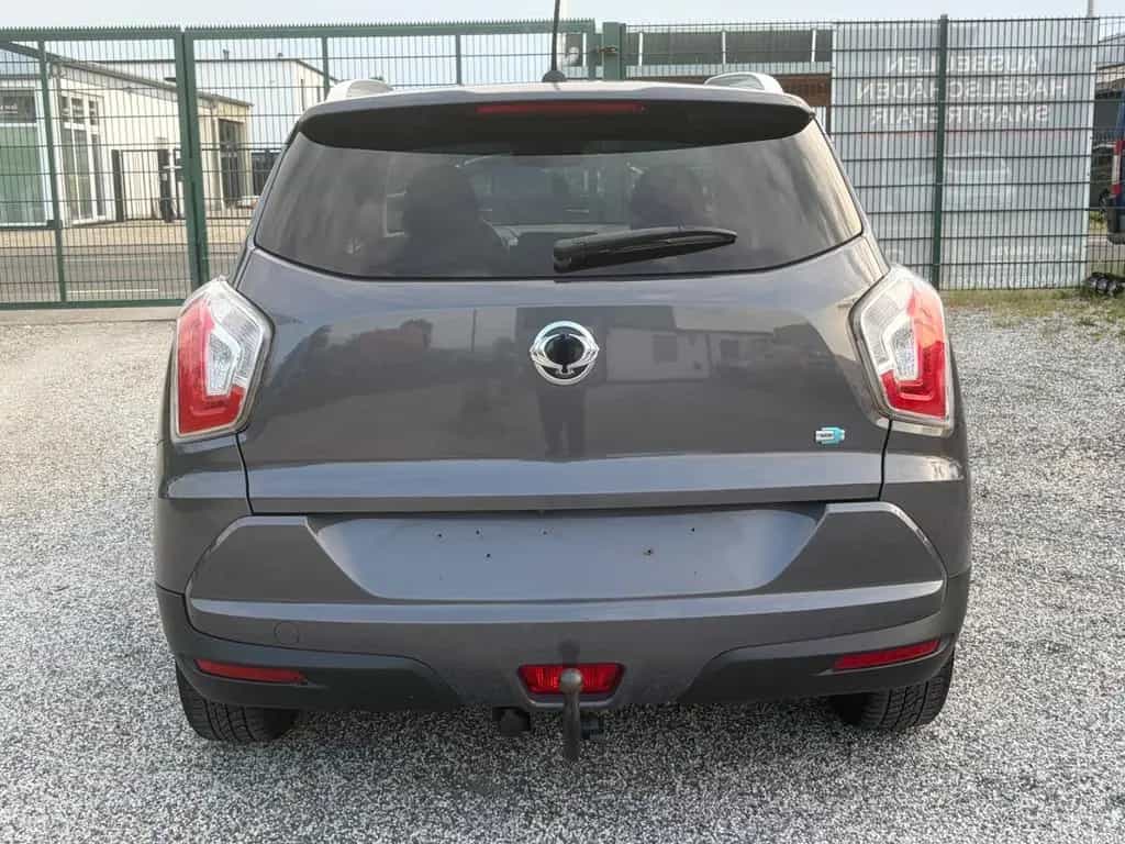 Ssangyong Tivoli 1.6 e-XDi 160 QUARTZ 2WD Navi Kamera Eu6 08/2016-photo-4