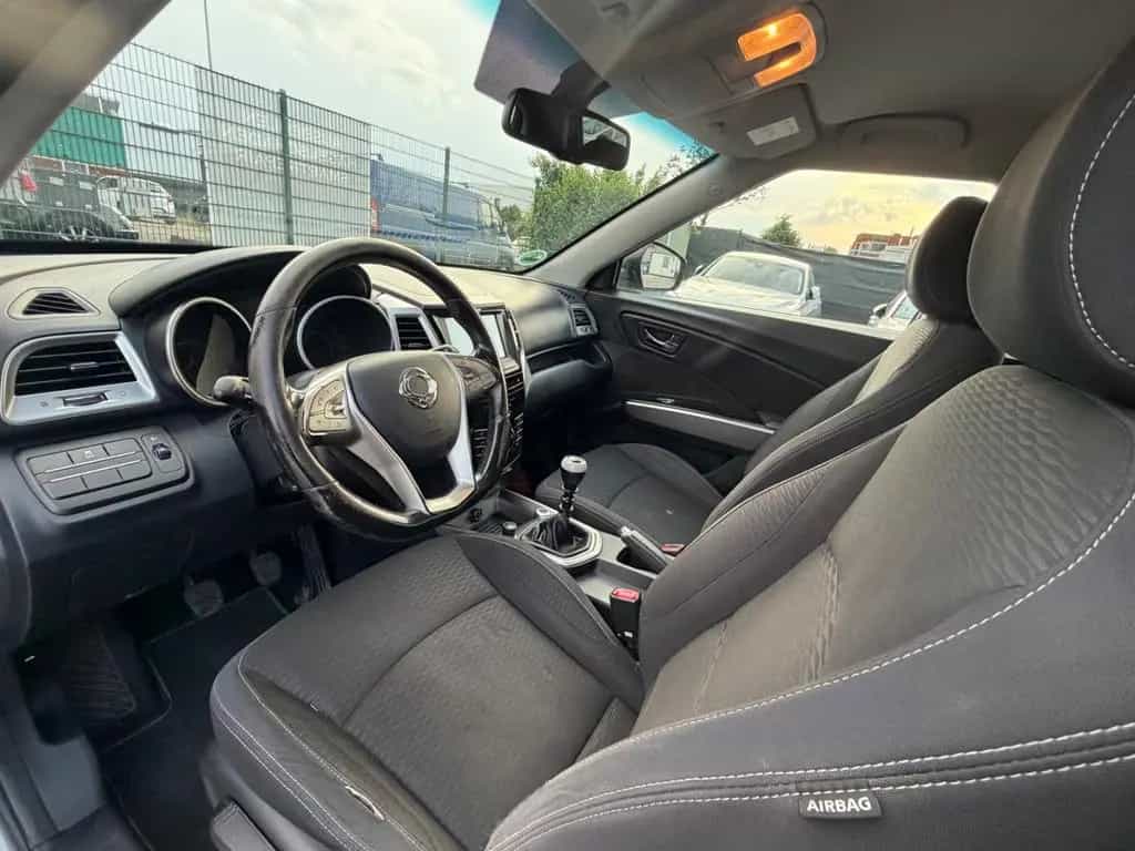 Ssangyong Tivoli 1.6 e-XDi 160 QUARTZ 2WD Navi Kamera Eu6 08/2016-photo-7