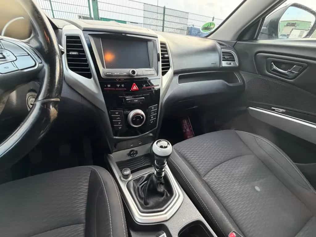 Ssangyong Tivoli 1.6 e-XDi 160 QUARTZ 2WD Navi Kamera Eu6 08/2016-photo-8