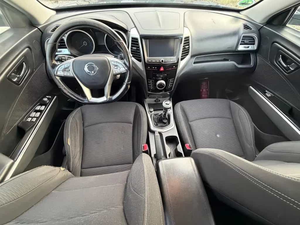 Ssangyong Tivoli 1.6 e-XDi 160 QUARTZ 2WD Navi Kamera Eu6 08/2016-photo-9