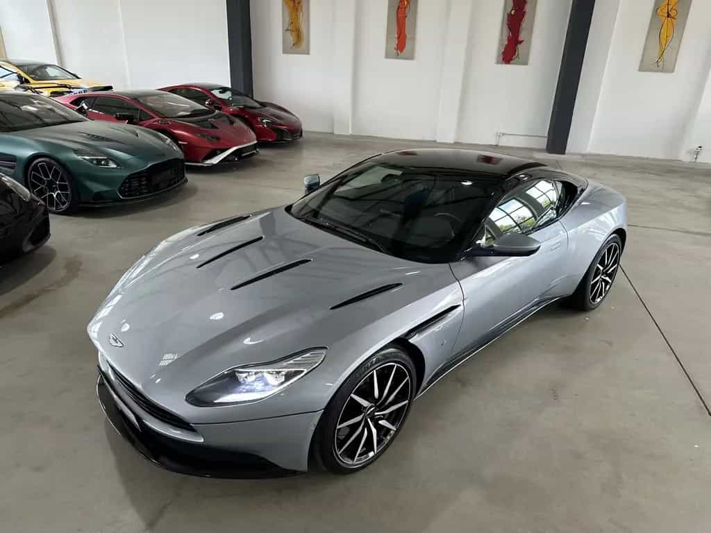 Aston Martin DB11 V 12/1.Hd/SpecialColor/BlackPack/ 10/2018-photo-1