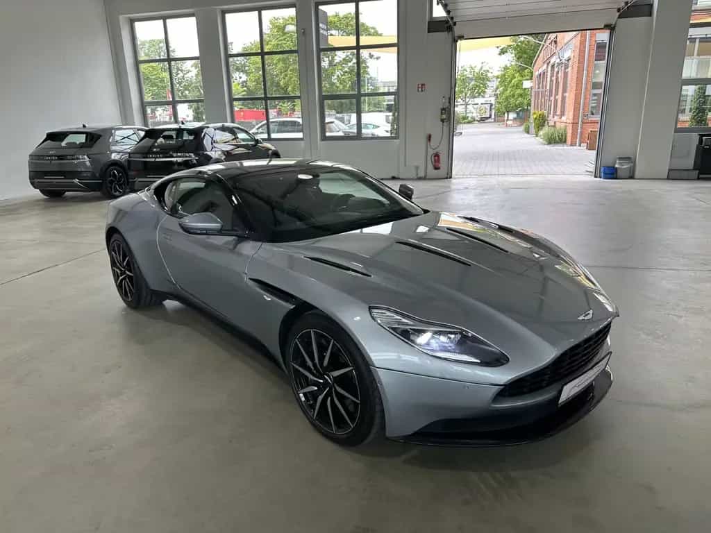 Aston Martin DB11 V 12/1.Hd/SpecialColor/BlackPack/ 10/2018-photo-3