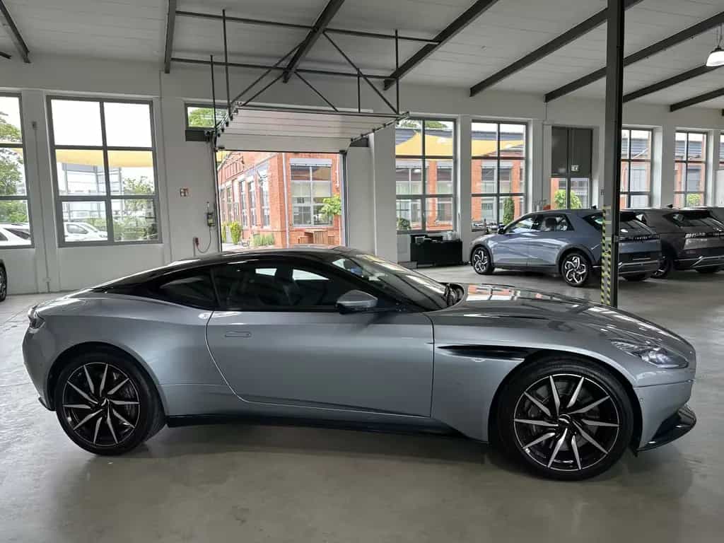Aston Martin DB11 V 12/1.Hd/SpecialColor/BlackPack/ 10/2018-photo-4