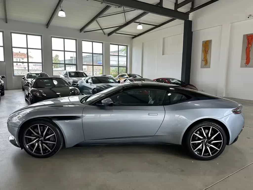 Aston Martin DB11 V 12/1.Hd/SpecialColor/BlackPack/ 10/2018-photo-8