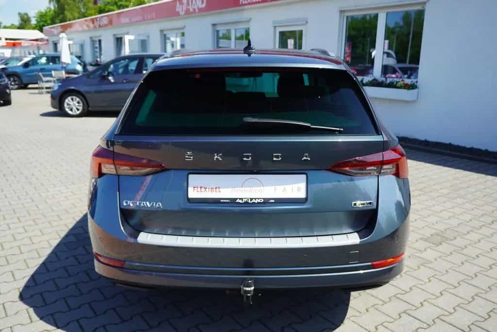 Skoda Octavia Combi 1.5 TSI e-TEC DSG LED Navi SHZ ACC 11/2021-photo-4
