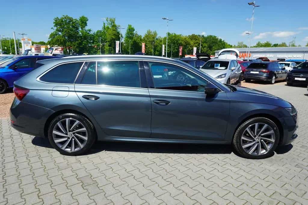 Skoda Octavia Combi 1.5 TSI e-TEC DSG LED Navi SHZ ACC 11/2021-photo-6