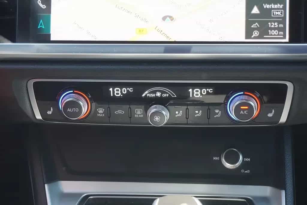 Audi Q3 35 1.5 TFSI LED Navi ACC AHK el. Heckklappe 04/2019-photo-19