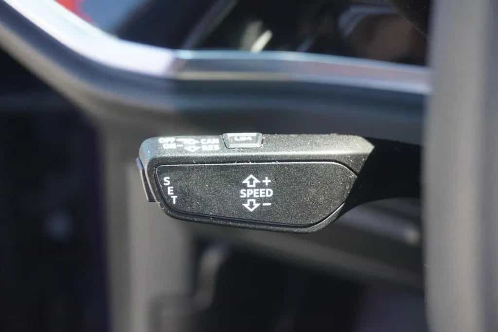 Audi Q3 35 1.5 TFSI LED Navi ACC AHK el. Heckklappe 04/2019-photo-28
