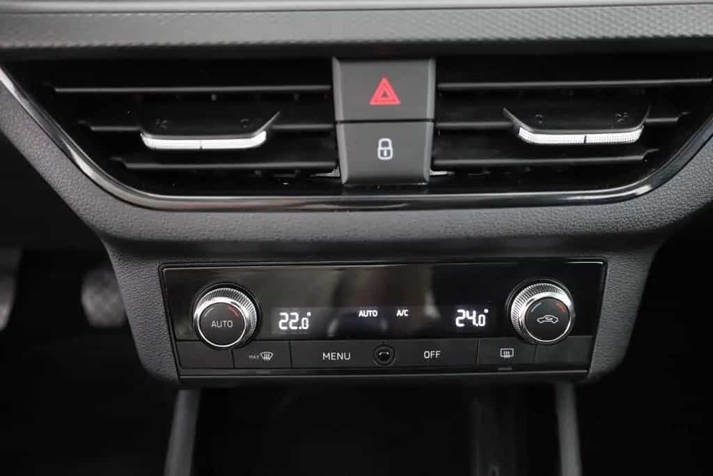 Skoda Kamiq 1.5 TSI Ambition LED Virtual Cockpit AHK 02/2020-photo-11