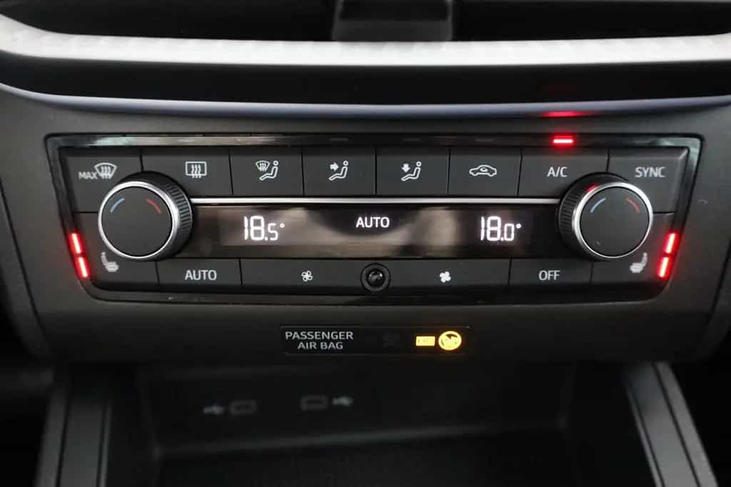Seat Ibiza 1.0 TSI DSG FR Pro Black Edition LED Navi 01/2023-photo-11
