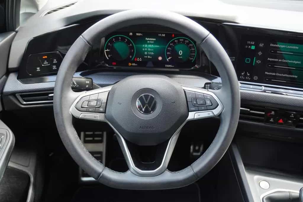 Volkswagen Golf VIII 1.5 16V TSI United LED Standheizung 11/2020-photo-16