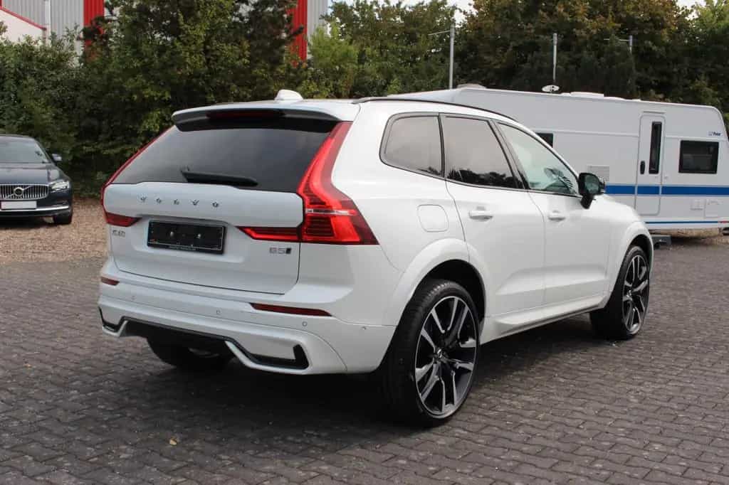 Volvo XC60 B5 Benzin Ultra Dark Luftfederung 12/2024-photo-2