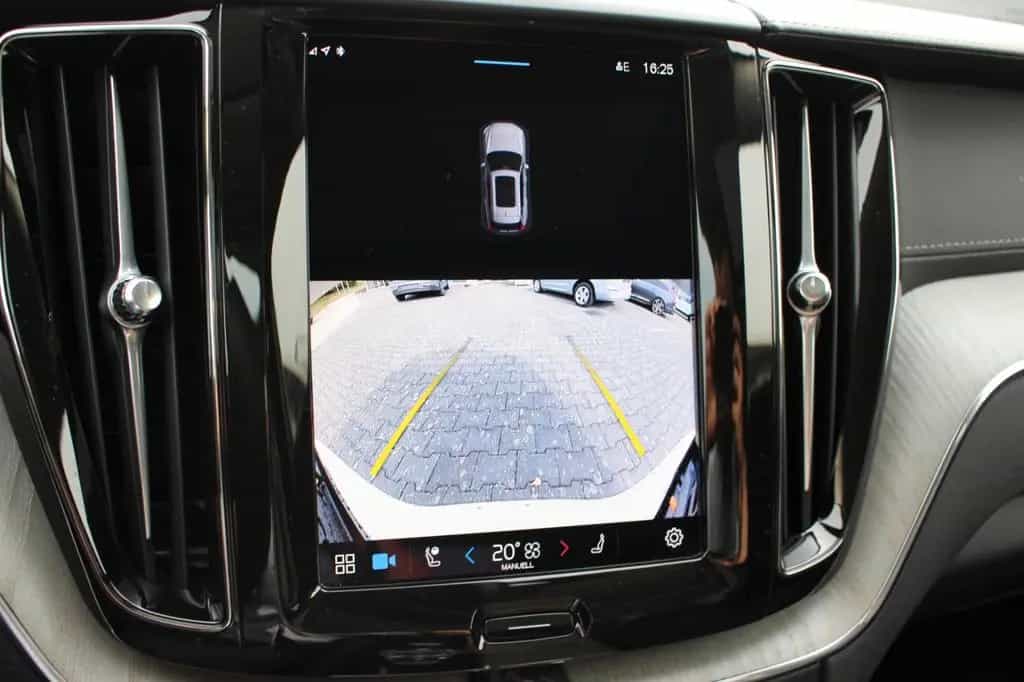 Volvo XC60 B5 Benzin Ultra Dark Luftfederung 12/2024-photo-24