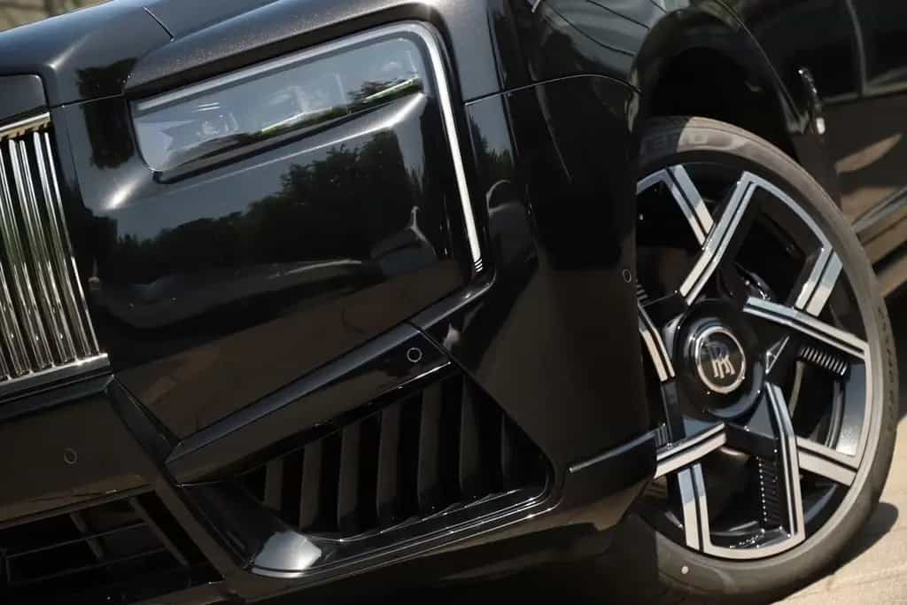 Rolls-Royce Cullinan Black Badge 2026 Sanctuary Seats 04/2026-photo-1