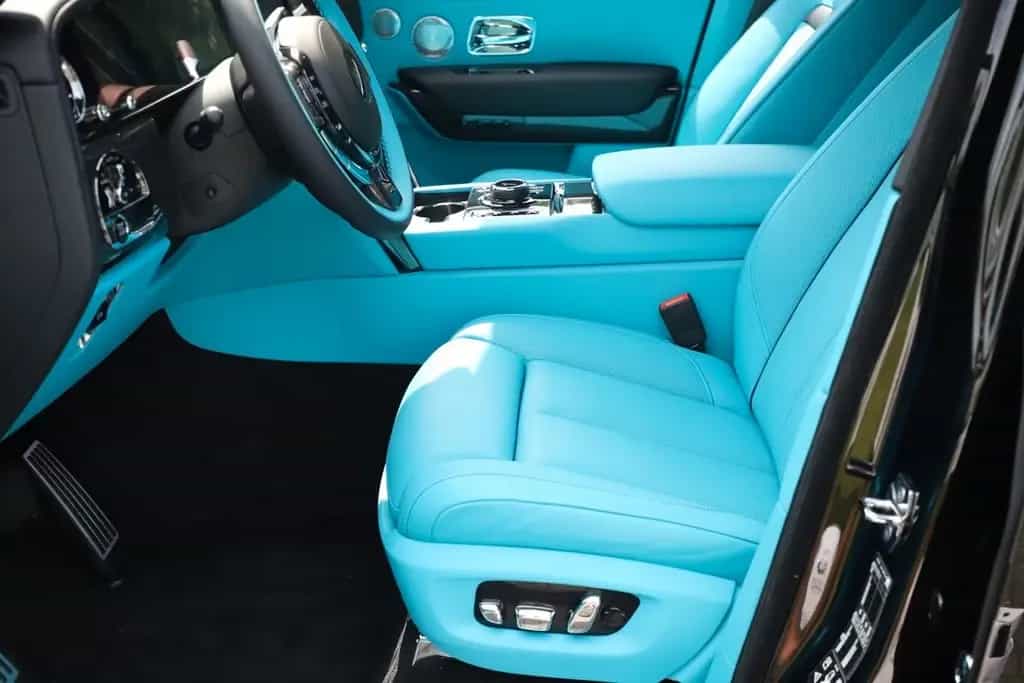 Rolls-Royce Cullinan Black Badge 2026 Sanctuary Seats 04/2026-photo-7