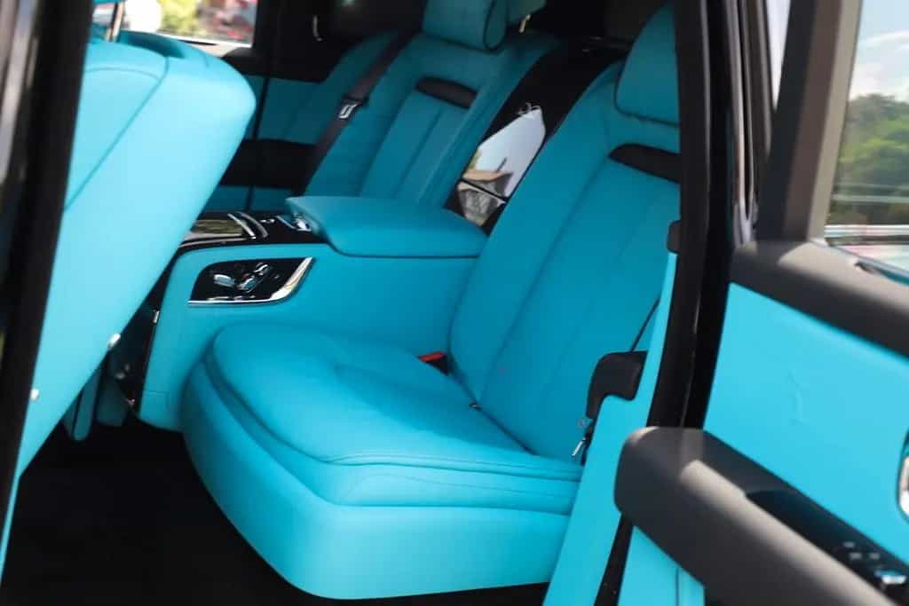 Rolls-Royce Cullinan Black Badge 2026 Sanctuary Seats 04/2026-photo-8