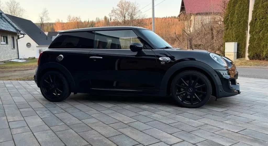 MINI Cooper S Coupé Works 04/2016-photo-6