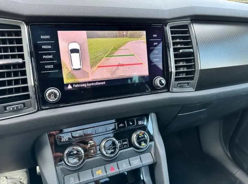 Skoda Kodiaq SPORTLINE 2.0 TDI DSG 4x4 AHK PANO STHZG 11/2019-photo-10