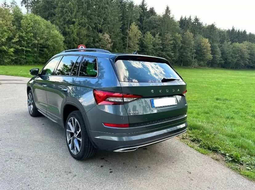 Skoda Kodiaq SPORTLINE 2.0 TDI DSG 4x4 AHK PANO STHZG 11/2019-photo-3