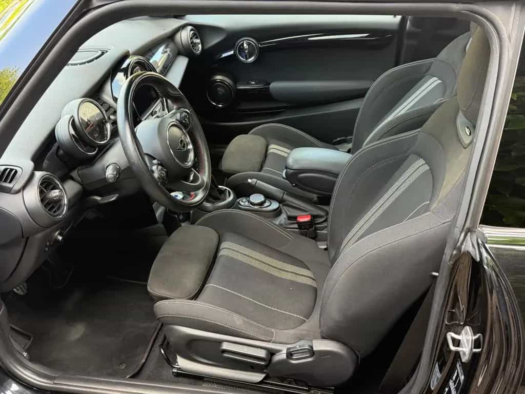 MINI Cooper S JCW, 18" JCW, Pano, Audio, scheckheft 01/2019-photo-4