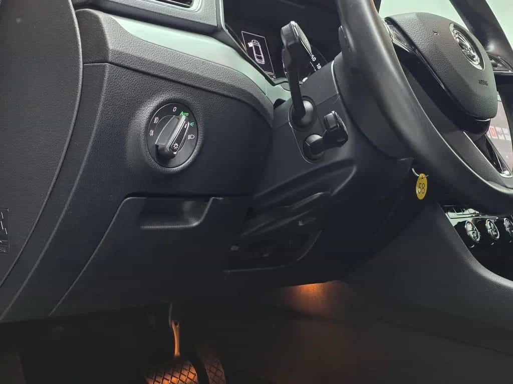 Skoda Superb 1.5 TSI ACT /Carplay/AHKschwenk./ACC 05/2019-photo-18