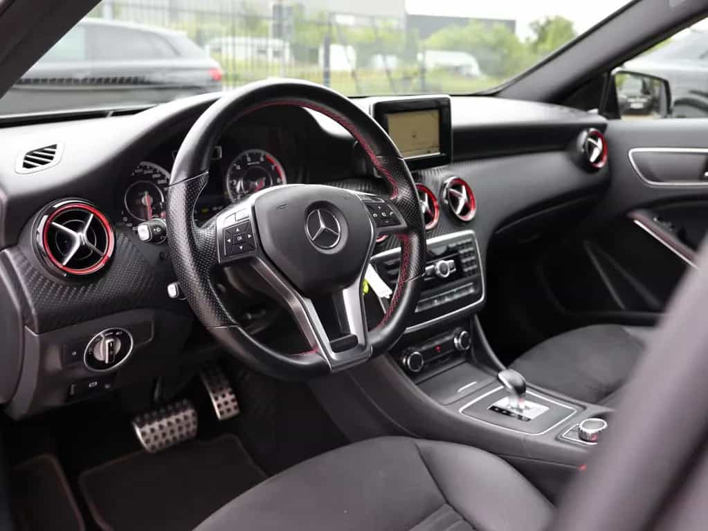 Mercedes-Benz A 45 AMG 4Matic - SPORTABGAS / NIGHT / KAMERA 10/2014-photo-24
