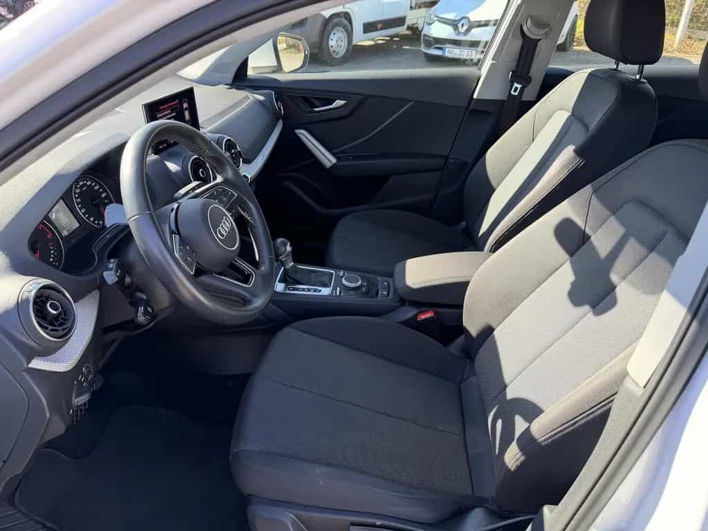 Audi Q2 35 TFSI S-Tronic / Sitzheizung / AKH 04/2019-photo-13