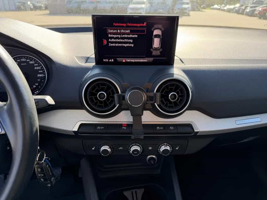 Audi Q2 35 TFSI S-Tronic / Sitzheizung / AKH 04/2019-photo-20