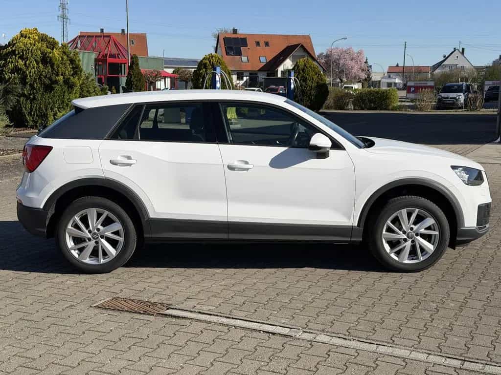 Audi Q2 35 TFSI S-Tronic / Sitzheizung / AKH 04/2019-photo-8