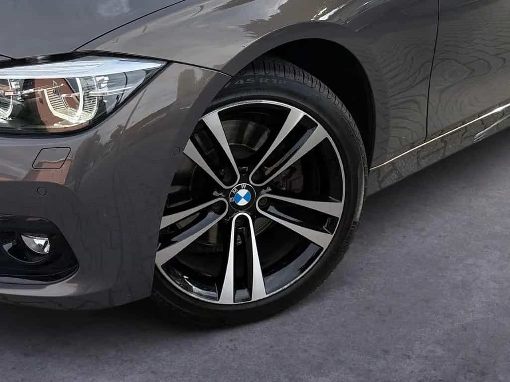 BMW 330 i xDrive SportLine*Shadow*M-Lenk*Pano*ACC*Led 05/2019-photo-5