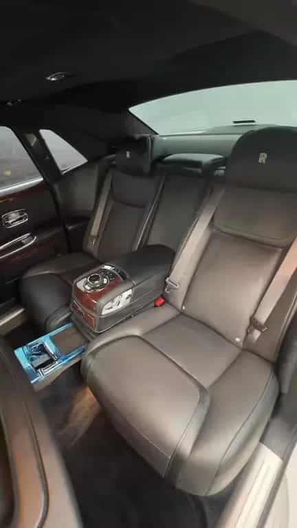 Rolls-Royce Ghost Very Low Milage Drives And Feels Like New 08/2019-photo-10