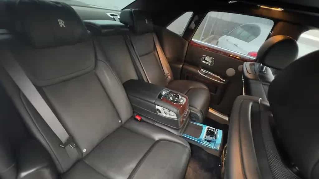 Rolls-Royce Ghost Very Low Milage Drives And Feels Like New 08/2019-photo-11