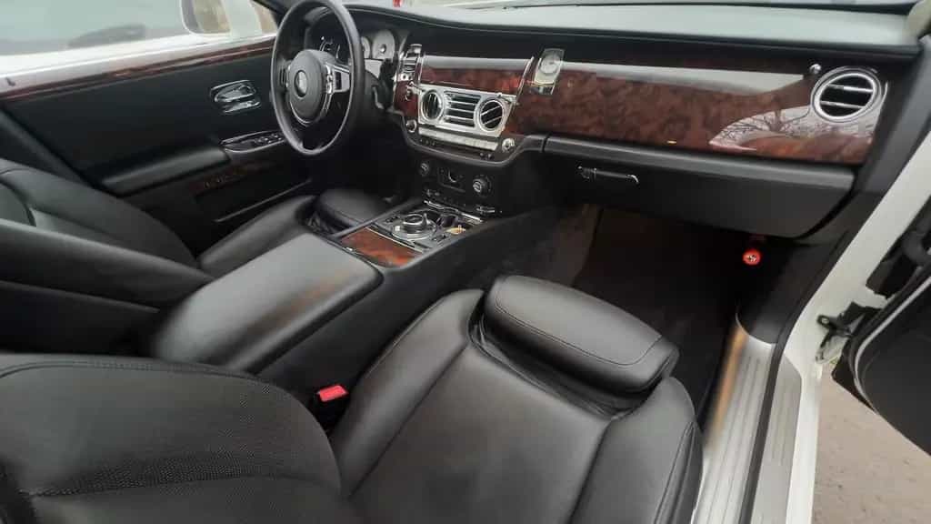 Rolls-Royce Ghost Very Low Milage Drives And Feels Like New 08/2019-photo-6