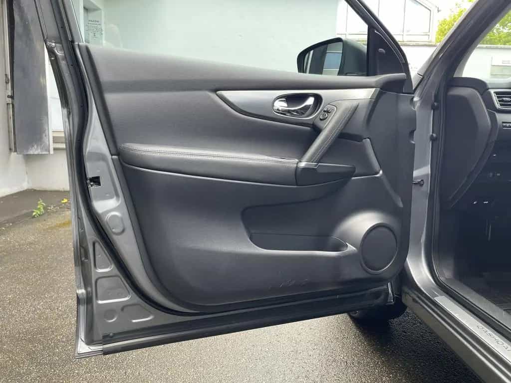 Nissan Qashqai Tekna LED Navi Pano Kamera-360° Abn.AHK 12/2017-photo-10