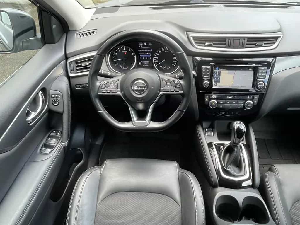 Nissan Qashqai Tekna LED Navi Pano Kamera-360° Abn.AHK 12/2017-photo-16
