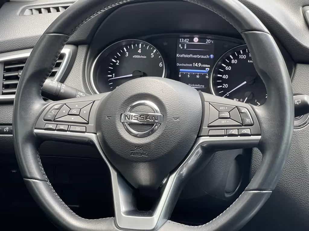 Nissan Qashqai Tekna LED Navi Pano Kamera-360° Abn.AHK 12/2017-photo-17