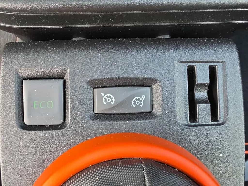 Renault Twingo GT Tempomat SHZ PDC TÜV NEU 08/2017-photo-24