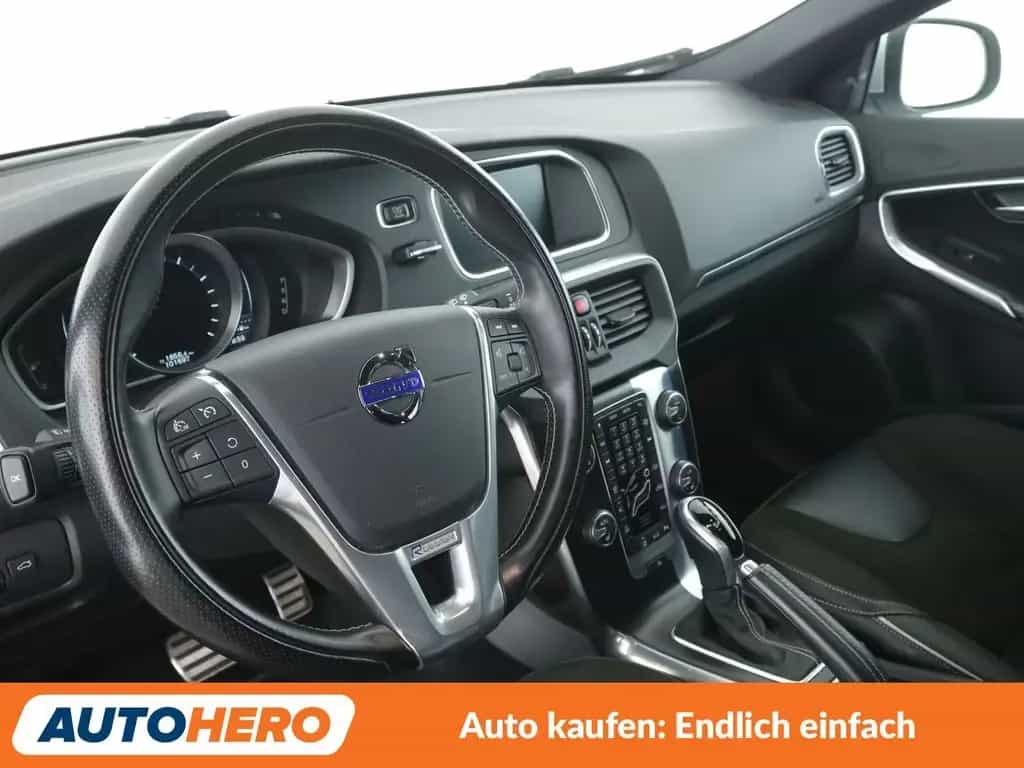 Volvo V40 1.5 Momentum Aut.*NAV*TEMP*CAM*PDC*SHZ*ALU* 03/2016-photo-10