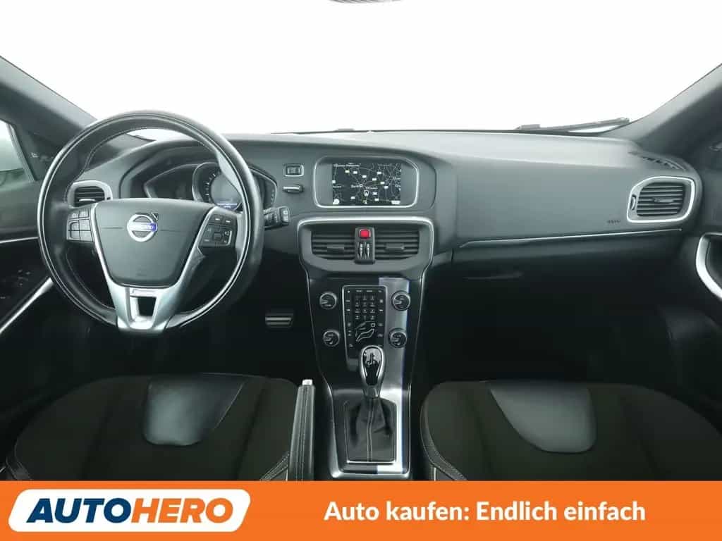 Volvo V40 1.5 Momentum Aut.*NAV*TEMP*CAM*PDC*SHZ*ALU* 03/2016-photo-11