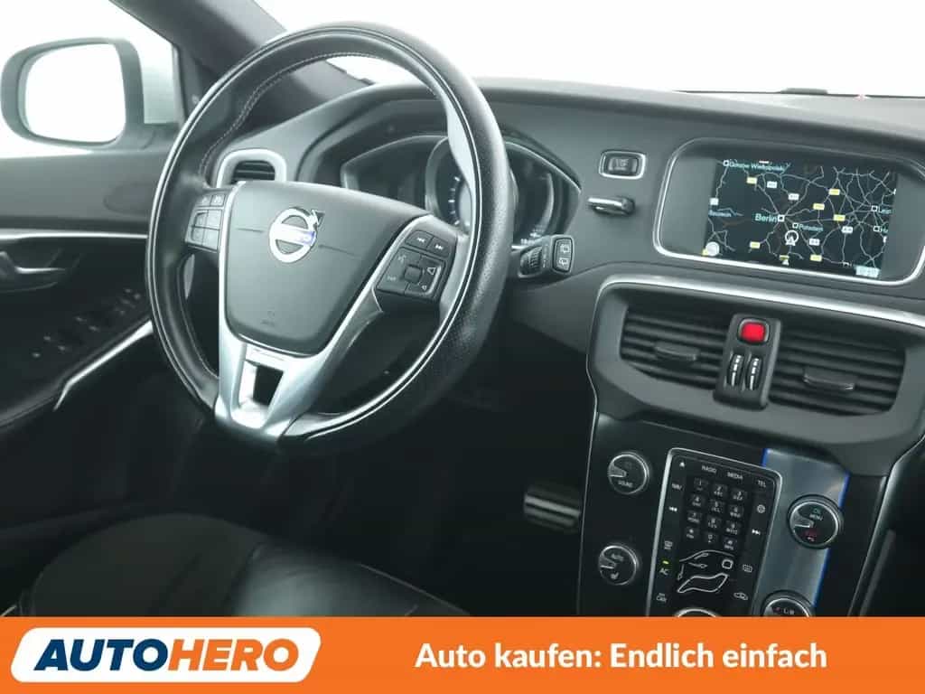 Volvo V40 1.5 Momentum Aut.*NAV*TEMP*CAM*PDC*SHZ*ALU* 03/2016-photo-12