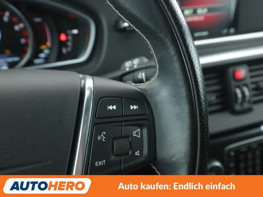 Volvo V40 1.5 Momentum Aut.*NAV*TEMP*CAM*PDC*SHZ*ALU* 03/2016-photo-26