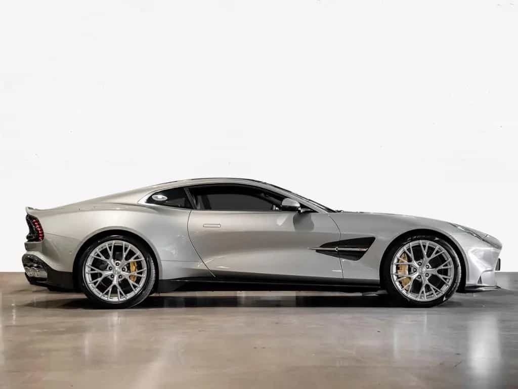 Aston Martin Vanquish Coupe Aston Martin Hamburg null-photo-12