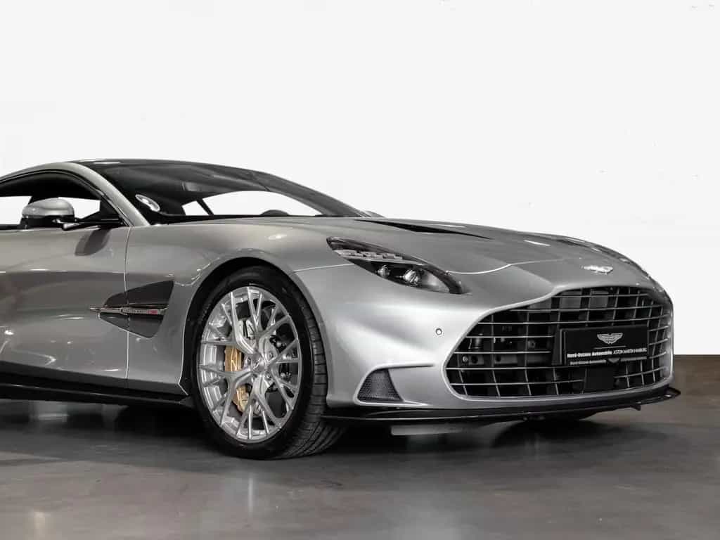 Aston Martin Vanquish Coupe Aston Martin Hamburg null-photo-17