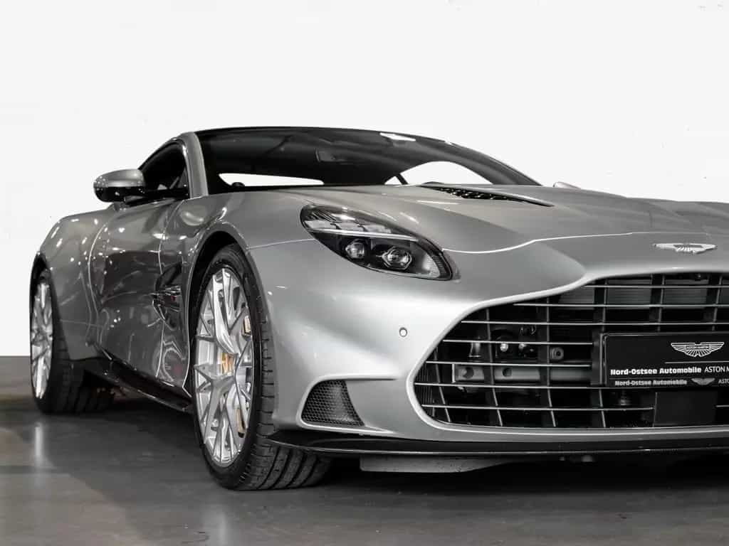 Aston Martin Vanquish Coupe Aston Martin Hamburg null-photo-20
