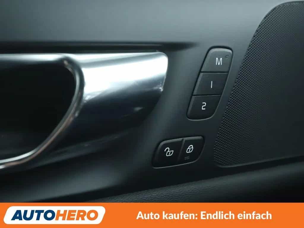 Volvo V60 2.0 T5 R-Design Aut.*NAVI*TEMPO*CAM*PDC*SHZ* 08/2019-photo-27