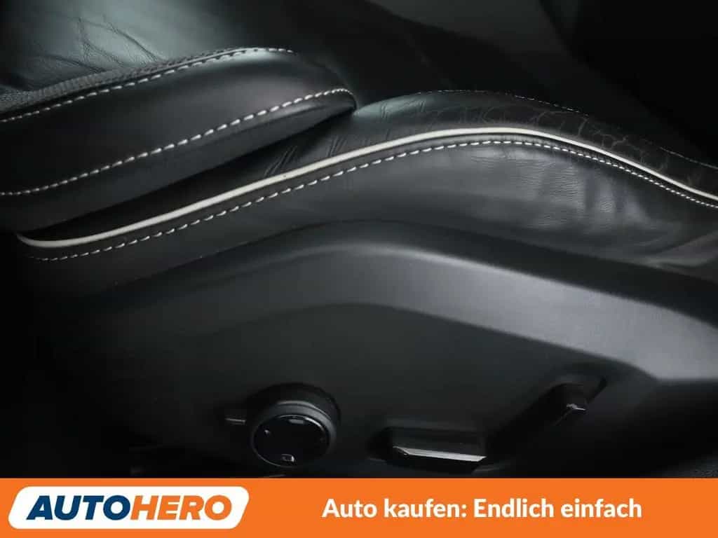 Volvo V60 2.0 T5 R-Design Aut.*NAVI*TEMPO*CAM*PDC*SHZ* 08/2019-photo-29