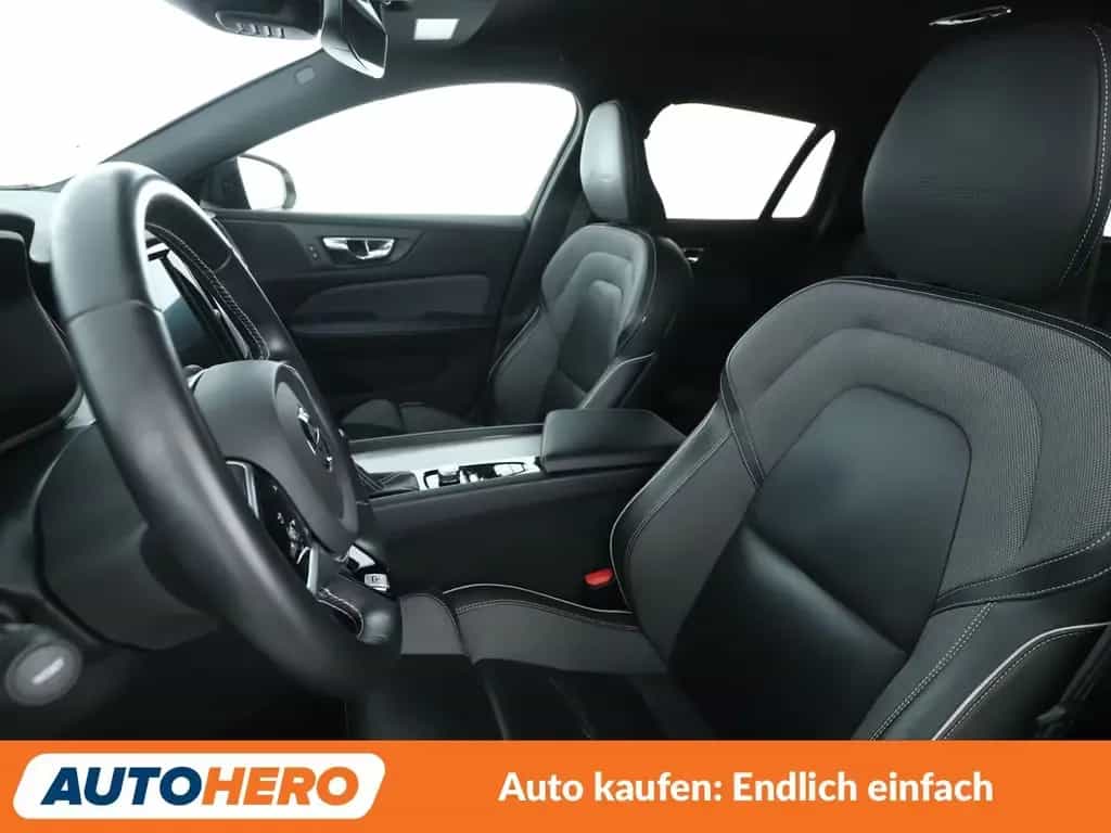 Volvo V60 2.0 T5 R-Design Aut.*NAVI*TEMPO*CAM*PDC*SHZ* 08/2019-photo-9